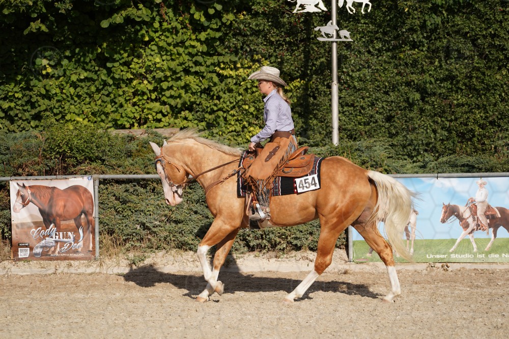 s_A_908474.JPG